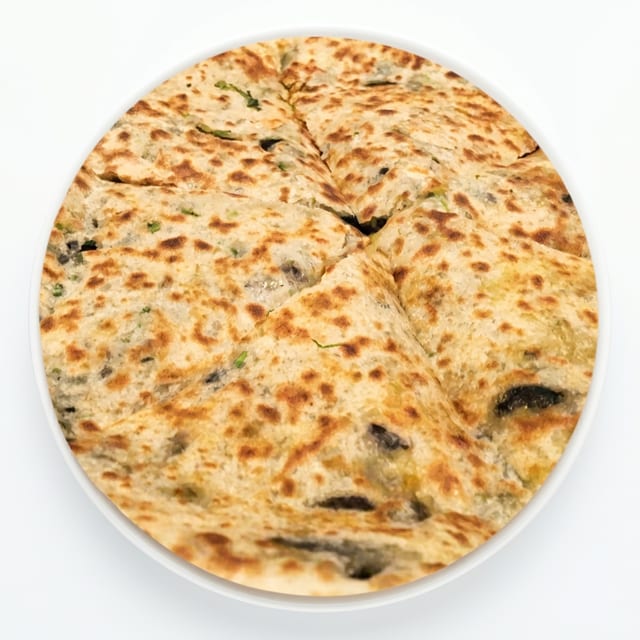 Chilli Olive Naan.